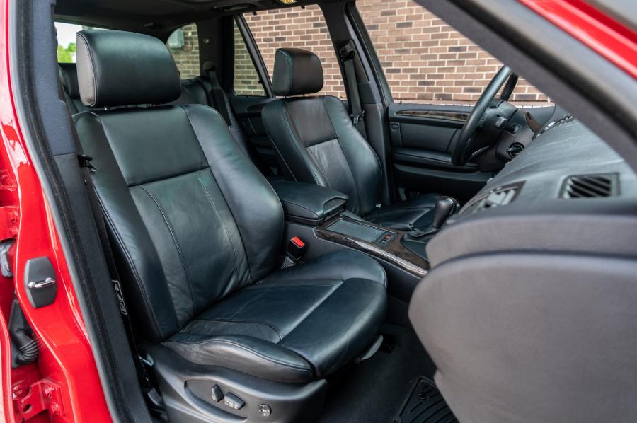 Интерьер BMW X5 4.8is (E53) 2004 года  (NA) (фото 86 из 104)